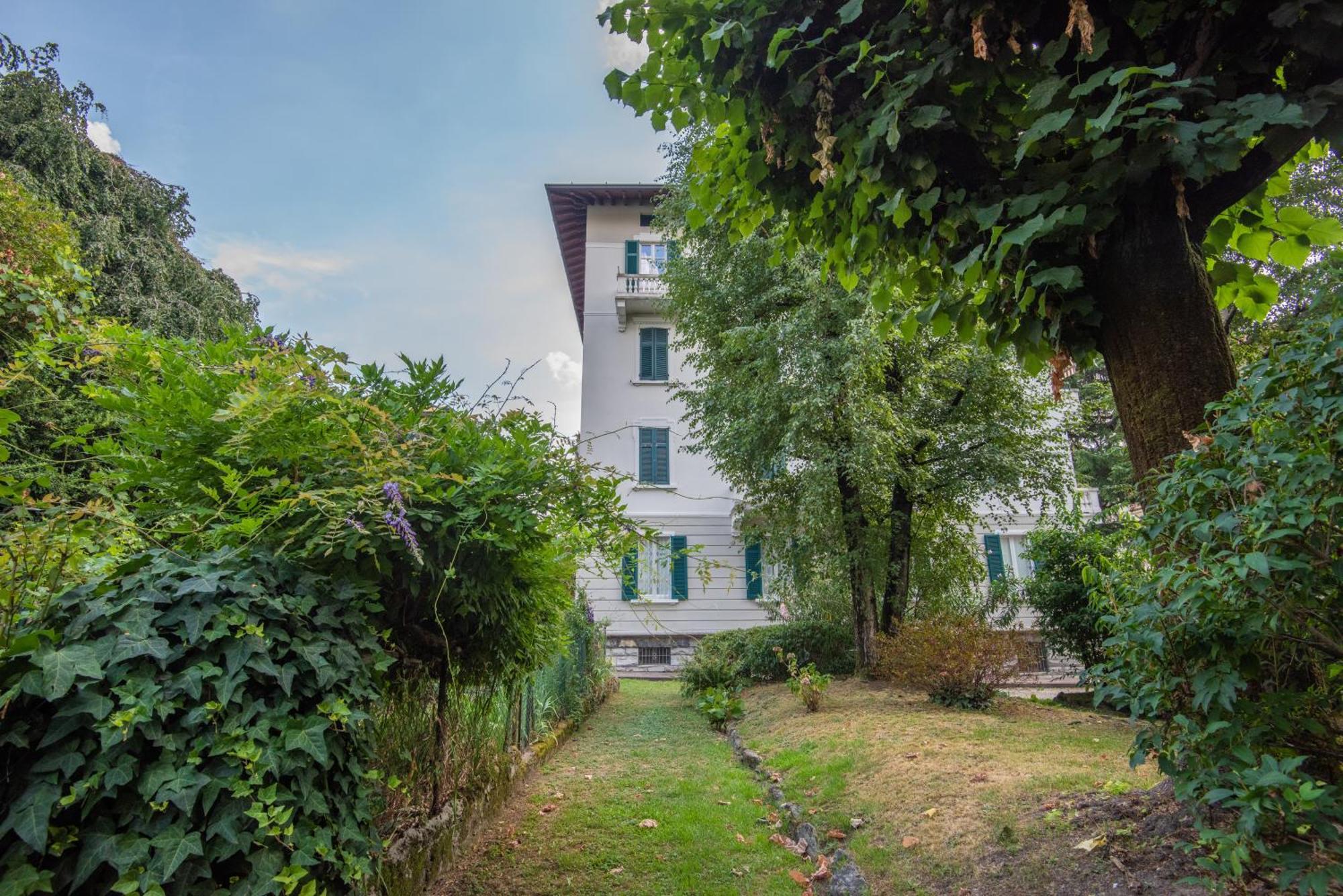 West Park Suite With Parking By Holiday Solutions Como Dış mekan fotoğraf